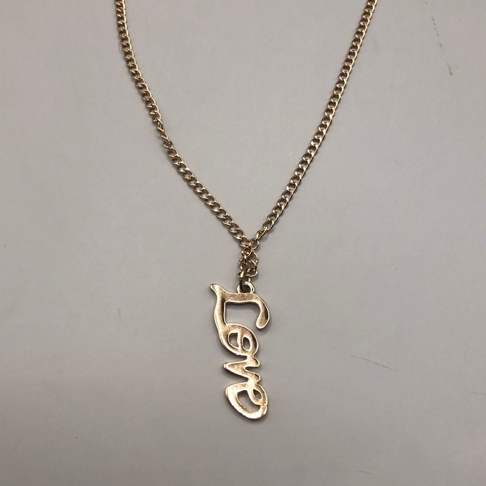 Guess gold tone love charm pendant chain necklace casual everyday jewelry.